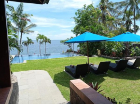 Lali Jiwa - Absolute Beachfront, Private 3BR Villa with Private Pool on 1200m2 of Tropical Land